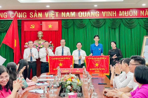 MTTQ Việt Nam thành phố Đồng Nai khen thưởng các tập thể, cá nhân có thành tích xuất sắc năm 2025 MTTQ Việt Nam thành phố Đồng Nai khen thưởng các tập thể, cá nhân có thành tích xuất sắc năm 2025