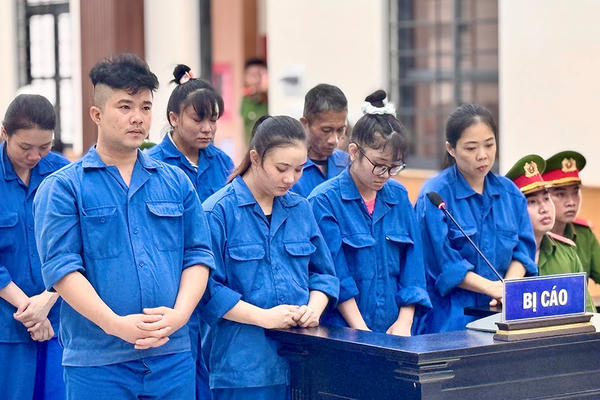 Tuyên phạt 60 năm tù nhóm đối tượng làm, tàng trữ tiền giả ở Cà Mau Tuyên phạt 60 năm tù nhóm đối tượng làm, tàng trữ tiền giả ở Cà Mau