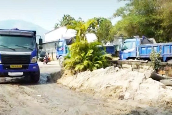 Khởi tố, bắt giam chủ bãi vật liệu xây dựng ở Khánh Hòa vì khai thác cát trái phép, thu lợi hàng tỷ đồng