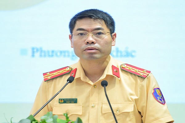 Ninh Bình phát động Chiến dịch “Đào tạo kỹ năng lái xe mô tô, xe gắn máy an toàn” Ninh Bình phát động Chiến dịch “Đào tạo kỹ năng lái xe mô tô, xe gắn máy an toàn”