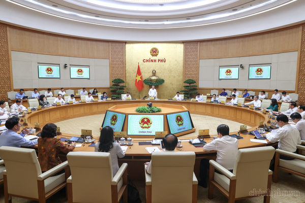 Phấn đấu thu ngân sách nhà nước năm 2026 tăng ít nhất 10% Phấn đấu thu ngân sách nhà nước năm 2026 tăng ít nhất 10%