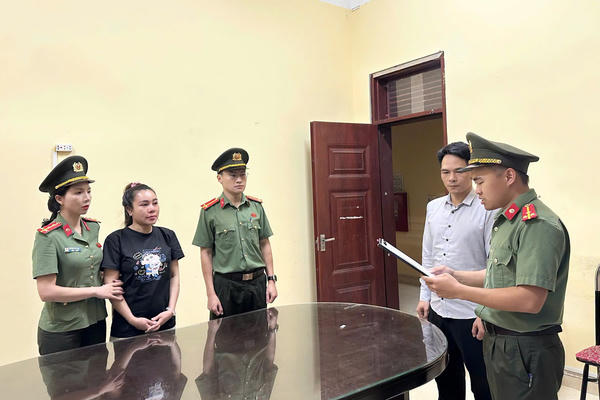 Tuyên Quang: Khởi tố đối tượng tổ chức cho người khác trốn đi nước ngoài Tuyên Quang: Khởi tố đối tượng tổ chức cho người khác trốn đi nước ngoài