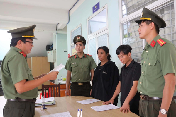 Vợ chồng chủ doanh nghiệp bị khởi tố vì cho 3 công dân nước ngoài ở lại trái phép