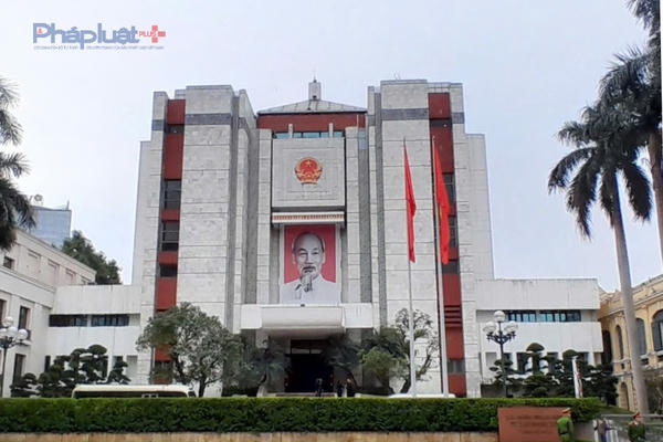 Hà Nội xem xét miễn nhiễm chức vụ Ủy viên UBND đối với 11 giám đốc sở, ngành