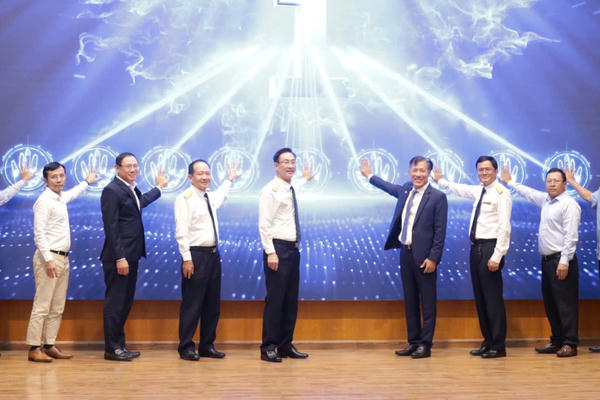 Thuế TP HCM: Biến công nghệ thành động lực, biến chuyển đổi số thành niềm tin Thuế TP HCM: Biến công nghệ thành động lực, biến chuyển đổi số thành niềm tin