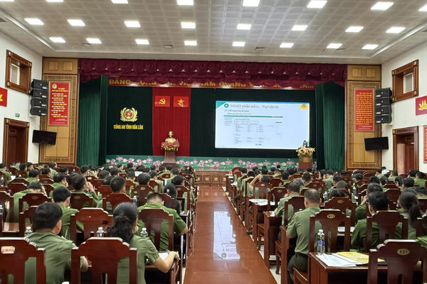 Gần 400 đại biểu tham gia tập huấn nghiệp vụ pháp luật và chuyển đổi số trong xử lý vi phạm hành chính

