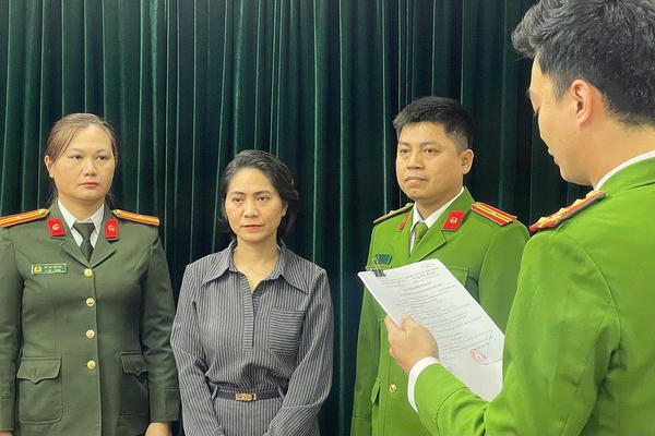 Giám đốc đơn vị tổ chức đêm nhạc "Về đây bốn cánh chim trời" chính thức hầu tòa Giám đốc đơn vị tổ chức đêm nhạc "Về đây bốn cánh chim trời" chính thức hầu tòa