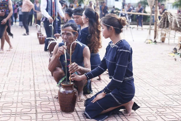 Người có uy tín - “cầu nối” đưa pháp luật đến gần đồng bào DTTS ở Lâm Đồng Người có uy tín - “cầu nối” đưa pháp luật đến gần đồng bào DTTS ở Lâm Đồng