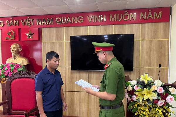 Quảng Ninh: Khởi tố chủ cơ sở tập kết hơn 163 tấn chất thải trên đất nông nghiệp