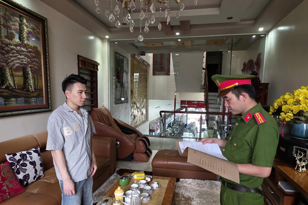 Phú Thọ: Khởi tố chủ hộ kinh doanh hàng thời trang giả mạo các nhãn hiệu nổi tiếng thế giới
