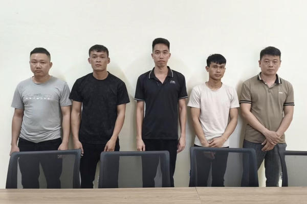 Khởi tố 6 người tàng trữ súng nén hơi, hàng nghìn viên đạn chì