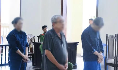 Tuyên án trưởng phòng công chứng vụ sử dụng giấy tờ giả chiếm đoạt tiền tỷ
