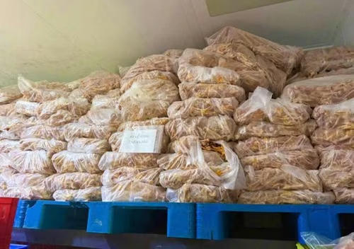 Tiêu huỷ 7,7 tấn chân gà đông lạnh, xử phạt 397 triệu đồng đối với doanh nghiệp vi phạm