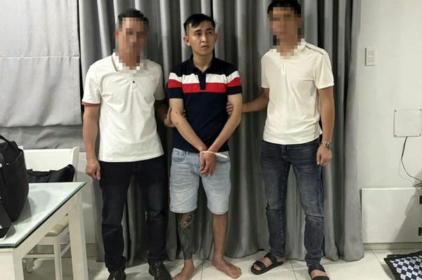 Trốn thi hành án, đem theo 1,3kg ma túy đá và hơn 200 viên thuốc lắc