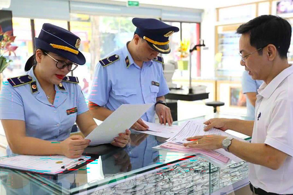Công chức chuyển sang quản lý thị trường được xếp ngạch kiểm soát viên hay không?
