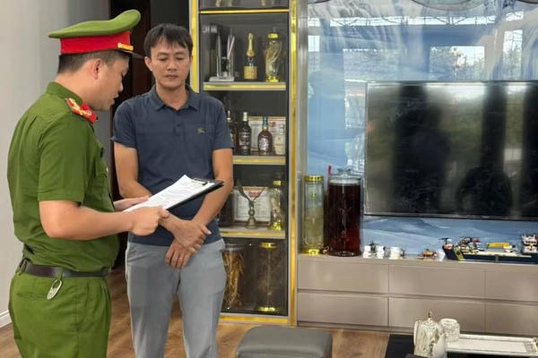 Khai thác đất trái phép bán cho nhà máy gạch, một đối tượng bị khởi tố Khai thác đất trái phép bán cho nhà máy gạch, một đối tượng bị khởi tố