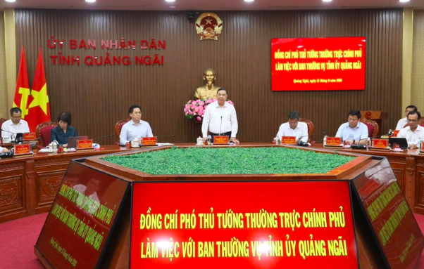 Phó Thủ tướng yêu cầu Quảng Ngãi tăng tốc giải ngân, điều chuyển vốn từ các dự án chậm
Phó Thủ tướng yêu cầu Quảng Ngãi tăng tốc giải ngân, điều chuyển vốn từ các dự án chậm