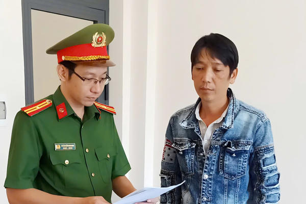 Khởi tố 2 'cò' chuyên mua bán lợn bị bệnh, chết ở Cần Thơ