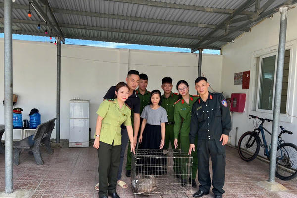 Cảnh sát Cơ động Nghệ An phát hiện, bàn giao cá thể tê tê quý hiếm