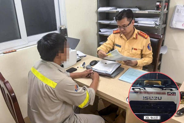 Xử phạt tài xế để nước thải chảy xuống đường Vành đai 3 trên cao Xử phạt tài xế để nước thải chảy xuống đường Vành đai 3 trên cao