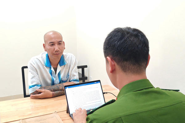 Công an Hà Nội khởi tố cặp đôi Phú Lê, Lã Thuý Kiều Công an Hà Nội khởi tố cặp đôi Phú Lê, Lã Thuý Kiều