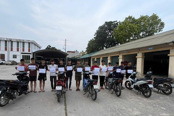 Cảnh sát cơ động Thanh Hoá kịp thời ngăn chặn vụ hỗn chiến của 3 nhóm thanh thiếu niên, bắt giữ 14 đối tượng