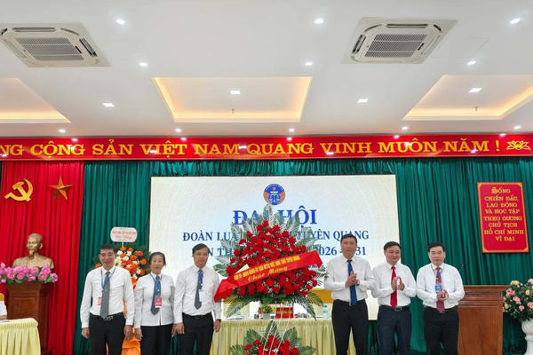 Ông Vũ Trung Kiên làm Chủ nhiệm Đoàn Luật sư tỉnh Tuyên Quang Ông Vũ Trung Kiên làm Chủ nhiệm Đoàn Luật sư tỉnh Tuyên Quang