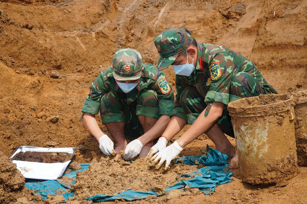 Tìm thấy 3 bộ hài cốt liệt sĩ dưới giếng làng ở TPHCM Tìm thấy 3 bộ hài cốt liệt sĩ dưới giếng làng ở TPHCM