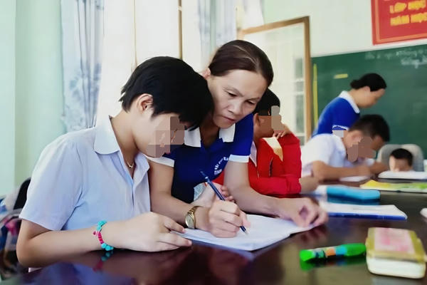 Hơn 181 tỷ đồng chi trả chế độ cho giáo viên dạy học sinh khuyết tật ở Nghệ An