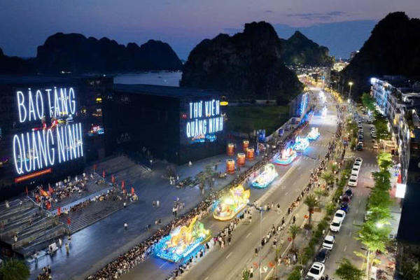 Quảng Ninh khởi động Tuần lễ kích cầu du lịch “Chào thành phố mới” Quảng Ninh khởi động Tuần lễ kích cầu du lịch “Chào thành phố mới”