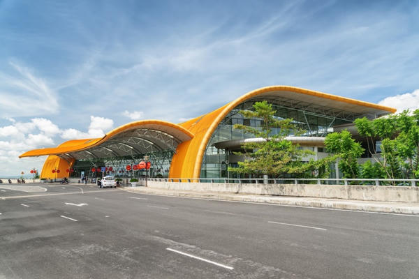 Đường cất hạ cánh, đường lăn tại Cảng hàng không quốc tế Liên Khương khai thác trở lại
