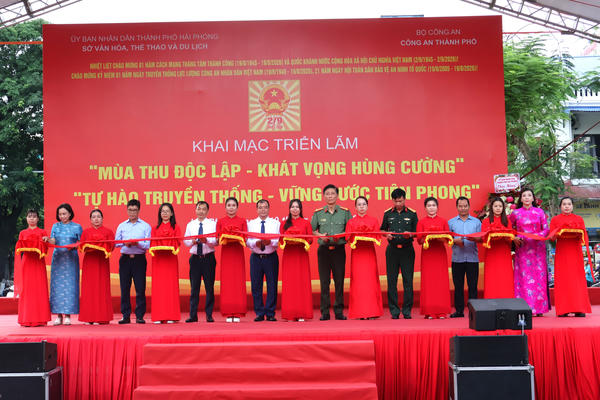 Hải Phòng khai mạc triển lãm tái hiện 81 năm mùa Thu độc lập