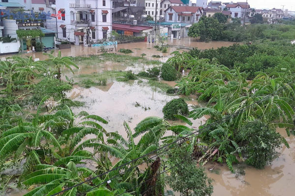Hà Nội thực hiện phương án "bốn tại chỗ" để ứng phó mưa, lũ
