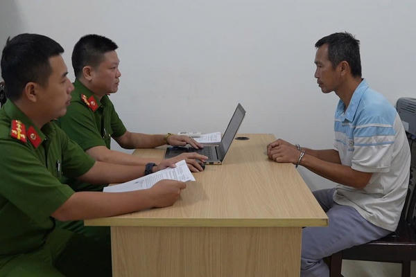 Nghệ An: Bán một thửa đất cho nhiều người, đối tượng chiếm đoạt hơn 1 tỷ đồng Nghệ An: Bán một thửa đất cho nhiều người, đối tượng chiếm đoạt hơn 1 tỷ đồng