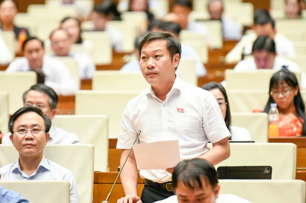 Đề nghị tăng lương để công chức, viên chức đủ sống bằng chính đồng lương của mình
Đề nghị tăng lương để công chức, viên chức đủ sống bằng chính đồng lương của mình
