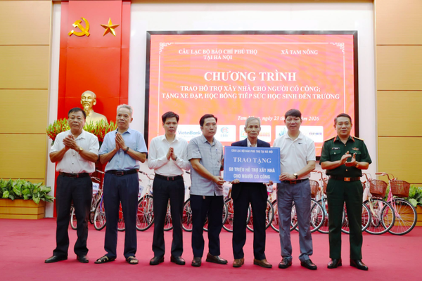 “Hành trình kết nối yêu thương”của CLB Báo chí Phú Thọ tại Hà Nội: Trao điểm tựa, tiếp sức những ước mơ