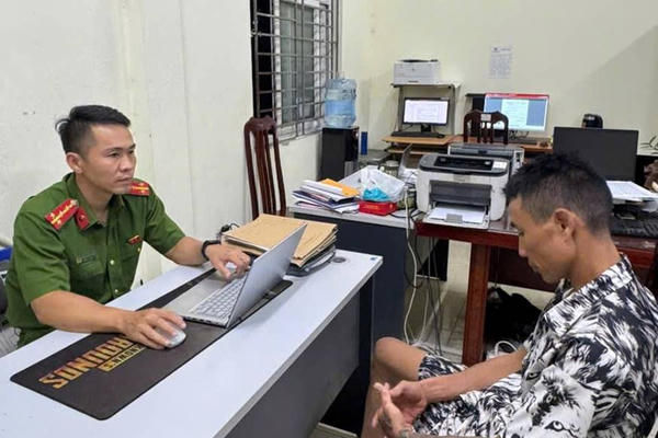 Dừng xe đánh người giữa đường, một đối tượng bị tạm giữ hình sự