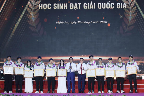 Nghệ An trích gần 2 tỉ đồng để khen thưởng cho học sinh đạt thành tích cao năm học 2025-2026. Nghệ An trích gần 2 tỉ đồng để khen thưởng cho học sinh đạt thành tích cao năm học 2025-2026.
