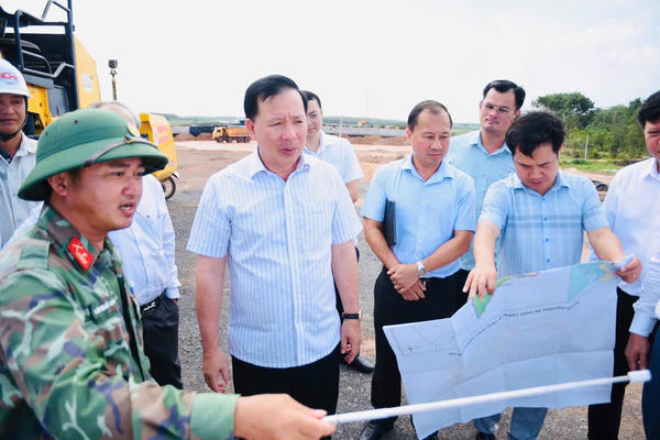 Kinh tế có dấu hiệu giảm tốc, Đồng Nai tìm dư địa hoàn thành mục tiêu tăng trưởng 11% Kinh tế có dấu hiệu giảm tốc, Đồng Nai tìm dư địa hoàn thành mục tiêu tăng trưởng 11%