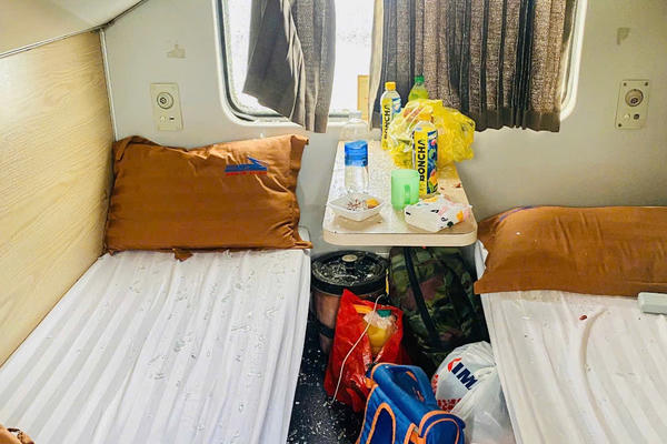 Đồng Nai tăng cường giải pháp ngăn chặn ném đất, đá vào tàu hỏa Đồng Nai tăng cường giải pháp ngăn chặn ném đất, đá vào tàu hỏa