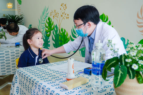 Nghệ An phấn đấu 100% học sinh được khám sức khỏe định kỳ
