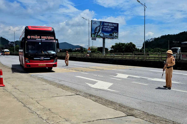 CSGT Thanh Hoá “xuyên lễ” bảo đảm trật tự, an toàn giao thông
CSGT Thanh Hoá “xuyên lễ” bảo đảm trật tự, an toàn giao thông