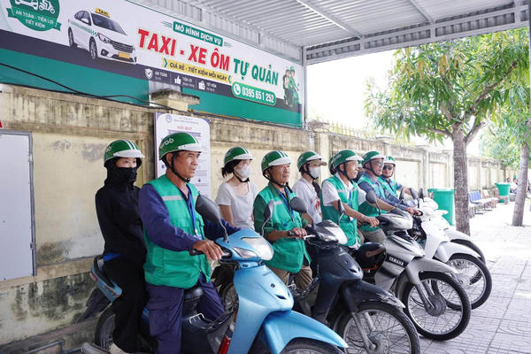Mô hình xe ôm - taxi tự quản: Không chỉ là một chuyến xe