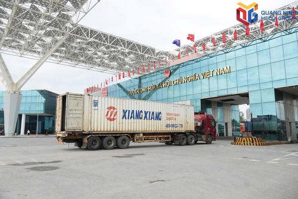 Gần 14.000 tấn hàng hóa thông quan qua cầu Bắc Luân II trong 3 ngày nghỉ lễ