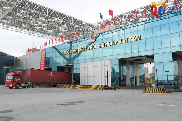 Giao thương sôi động qua Cửa khẩu quốc tế Móng Cái 