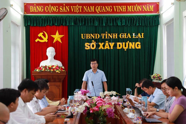 Gia Lai họp khẩn vụ tài xế xe điện "chặt chém" du khách, thu 70.000 đồng cho quãng đường 2km Gia Lai họp khẩn vụ tài xế xe điện "chặt chém" du khách, thu 70.000 đồng cho quãng đường 2km