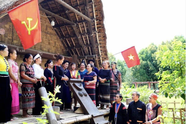 Đồng bào Xơ Đăng gìn giữ truyền thống, gửi gắm niềm tin vào tương lai
