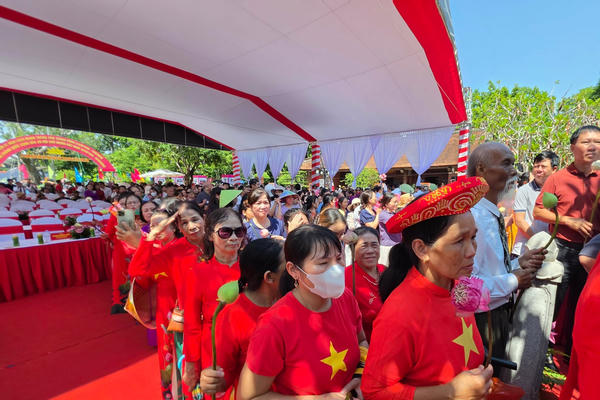 Nghệ An trang trọng lễ tưởng niệm 57 năm Ngày mất Chủ tịch Hồ Chí Minh Nghệ An trang trọng lễ tưởng niệm 57 năm Ngày mất Chủ tịch Hồ Chí Minh