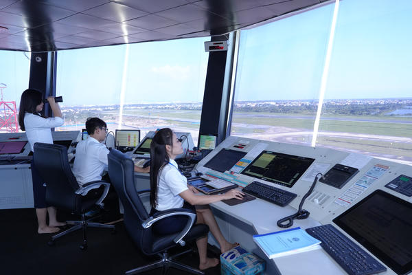 Phát hiện vật thể bay phát sáng nghi là UAV gần sân bay Cát Bi, 3 chuyến bay bị ảnh hưởng