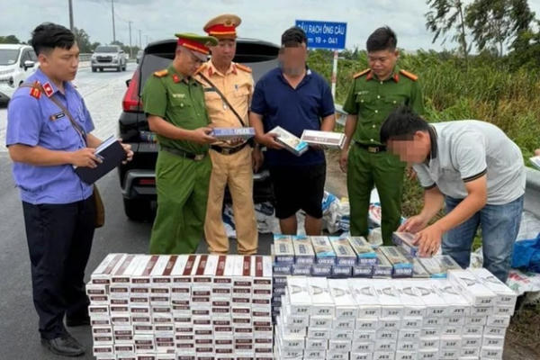Bắt giữ 3.370 bao thuốc lá ngoại không rõ nguồn gốc Bắt giữ 3.370 bao thuốc lá ngoại không rõ nguồn gốc